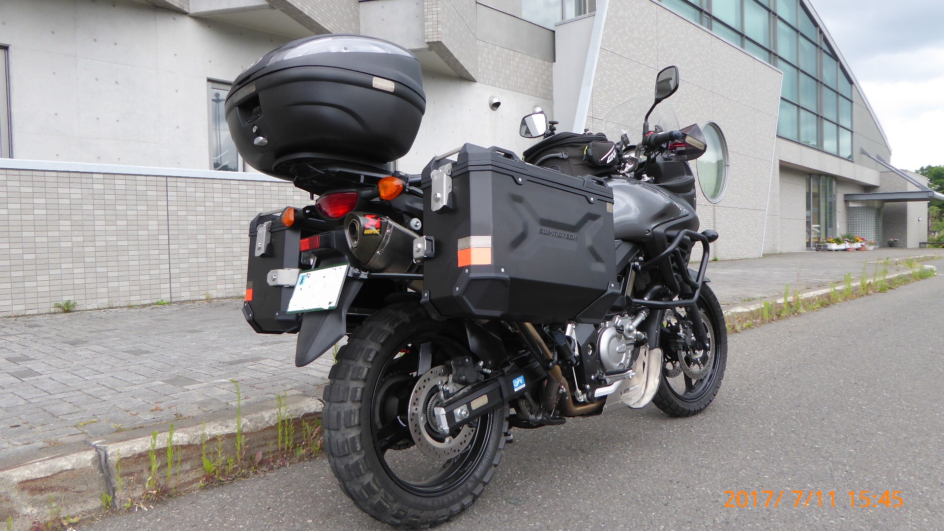 Sw Motechのパニアケース バイクと車と家の日々の暮らし徒然